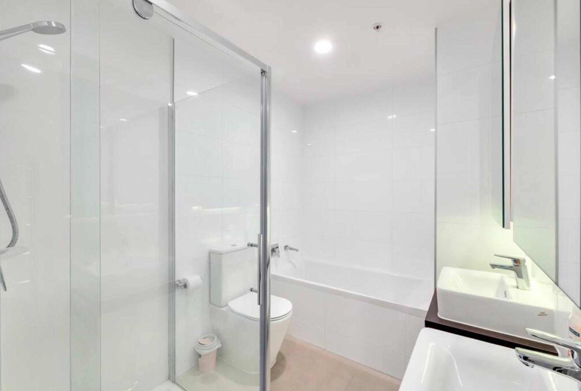 Top Floor Harbour View And Skytower View Apartment In Cbd Auckland Exterior photo